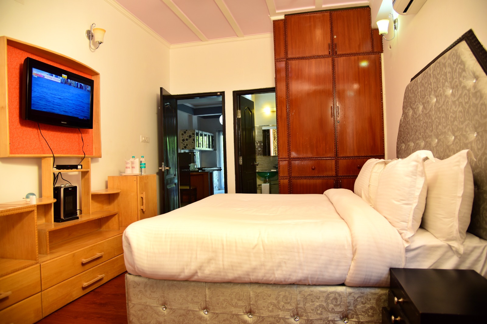 WhatsApp Image 2025-11-25 at 11.47.04